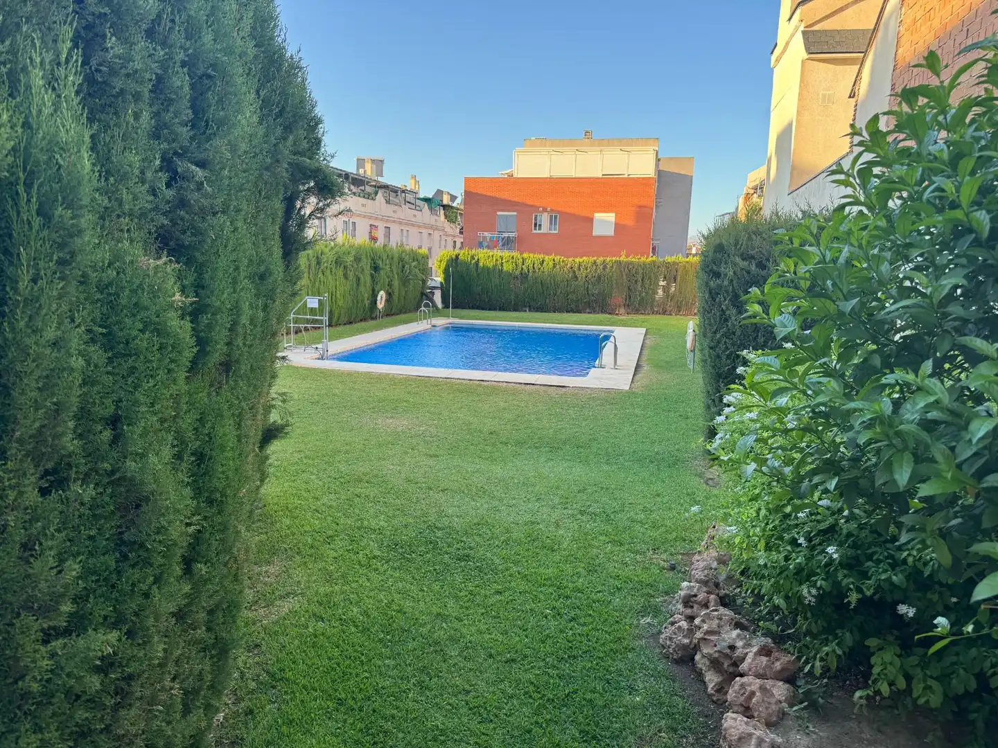 Piscina de Planta baixa de lloguer en Alhaurín de la Torre amb Aire condicionat, Calefacció i Jardí privat