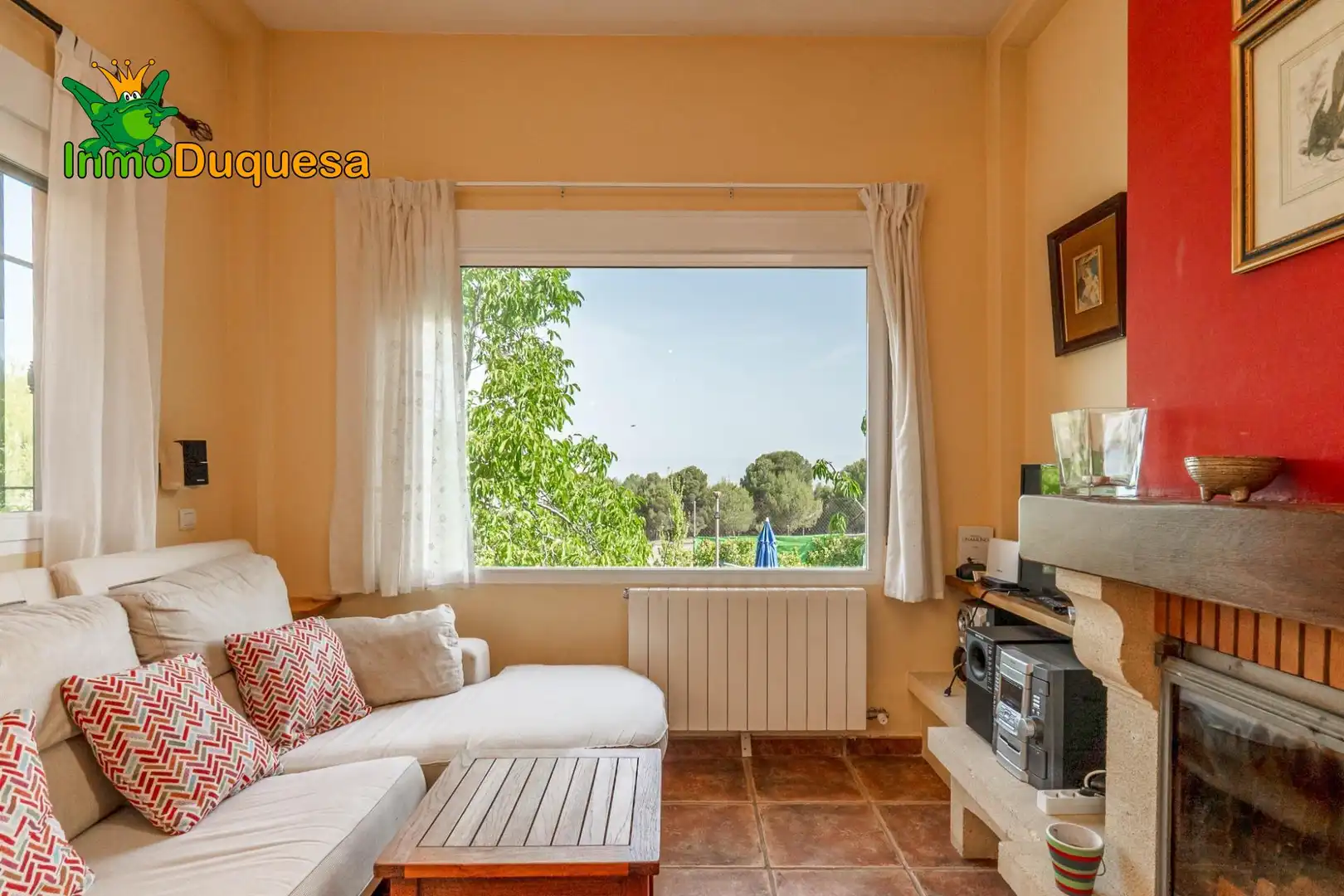 Sala d'estar de Casa o xalet en venda en La Zubia amb Calefacció, Jardí privat i Terrassa