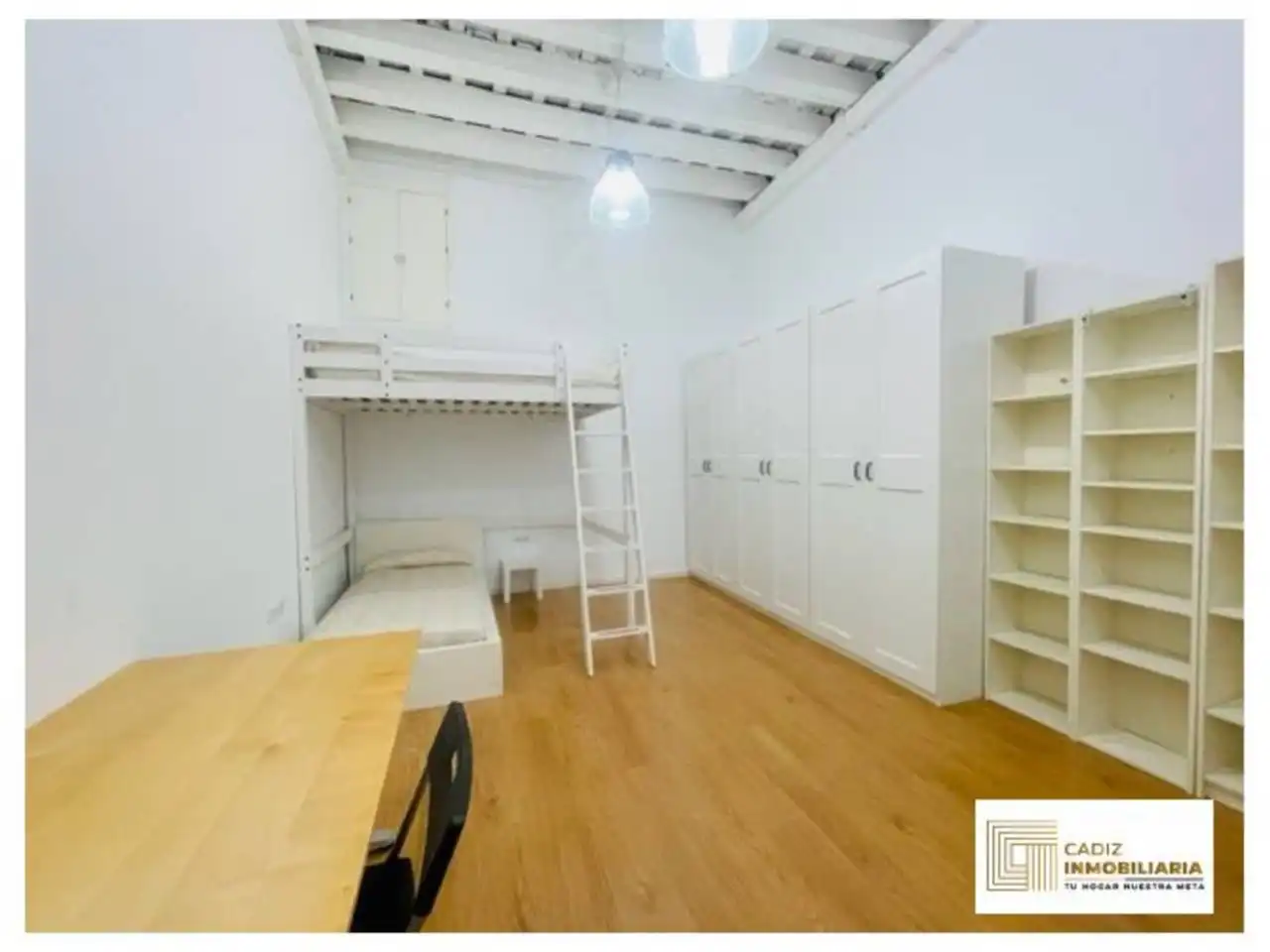 Schlafzimmer von Wohnung zur Miete in Cádiz