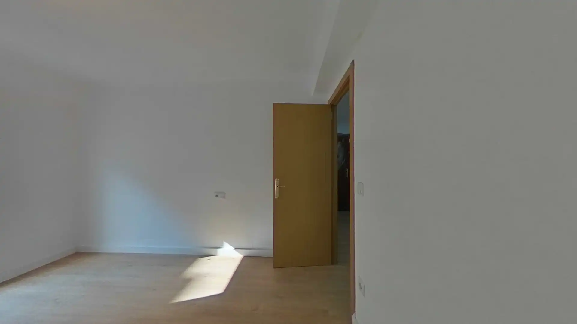 Flat with terrace for sale in Carrer dels Lleons 27, imagen 2