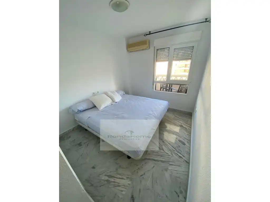 Habitación de Piso de alquiler en Marbella con Terraza y Piscina