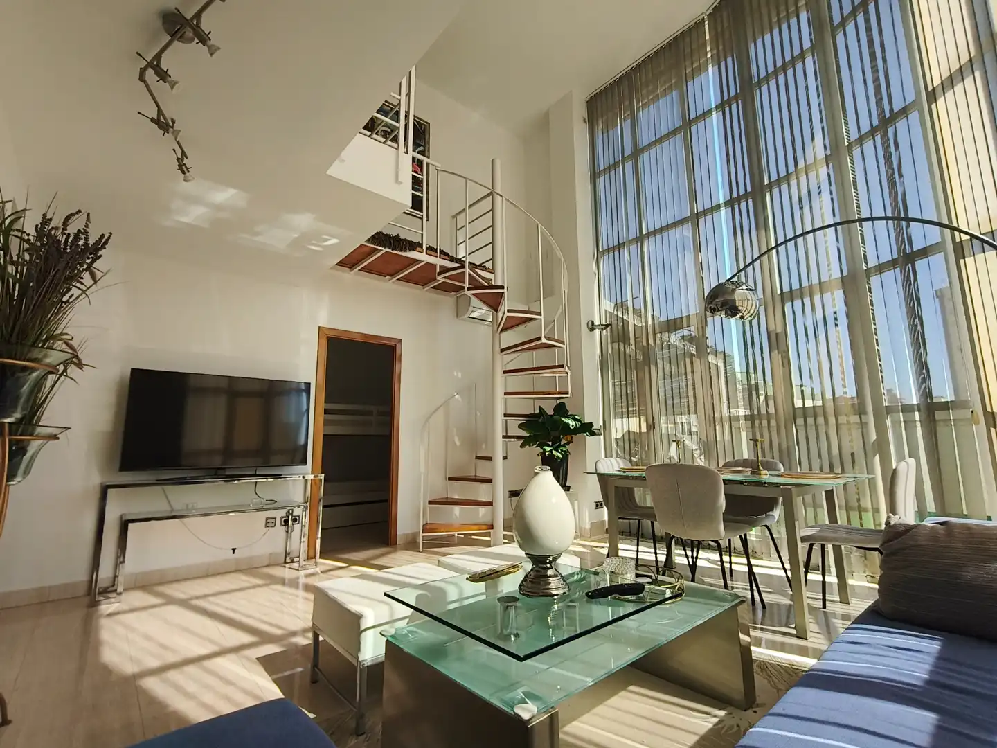 Sala de estar de Ático en venta en Gandia con Aire acondicionado, Terraza y Amueblado