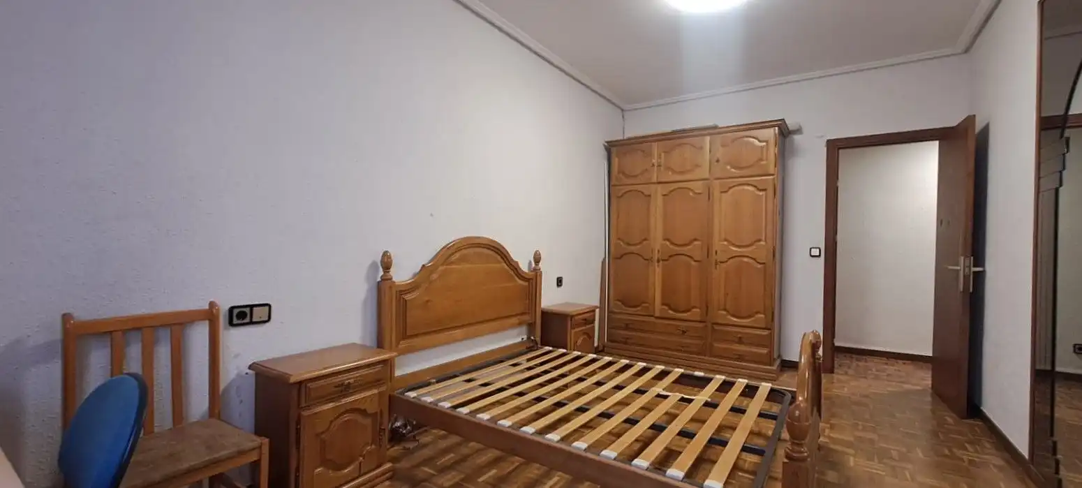 Dormitori de Pis en venda en Vitoria - Gasteiz amb Calefacció, Terrassa i Traster