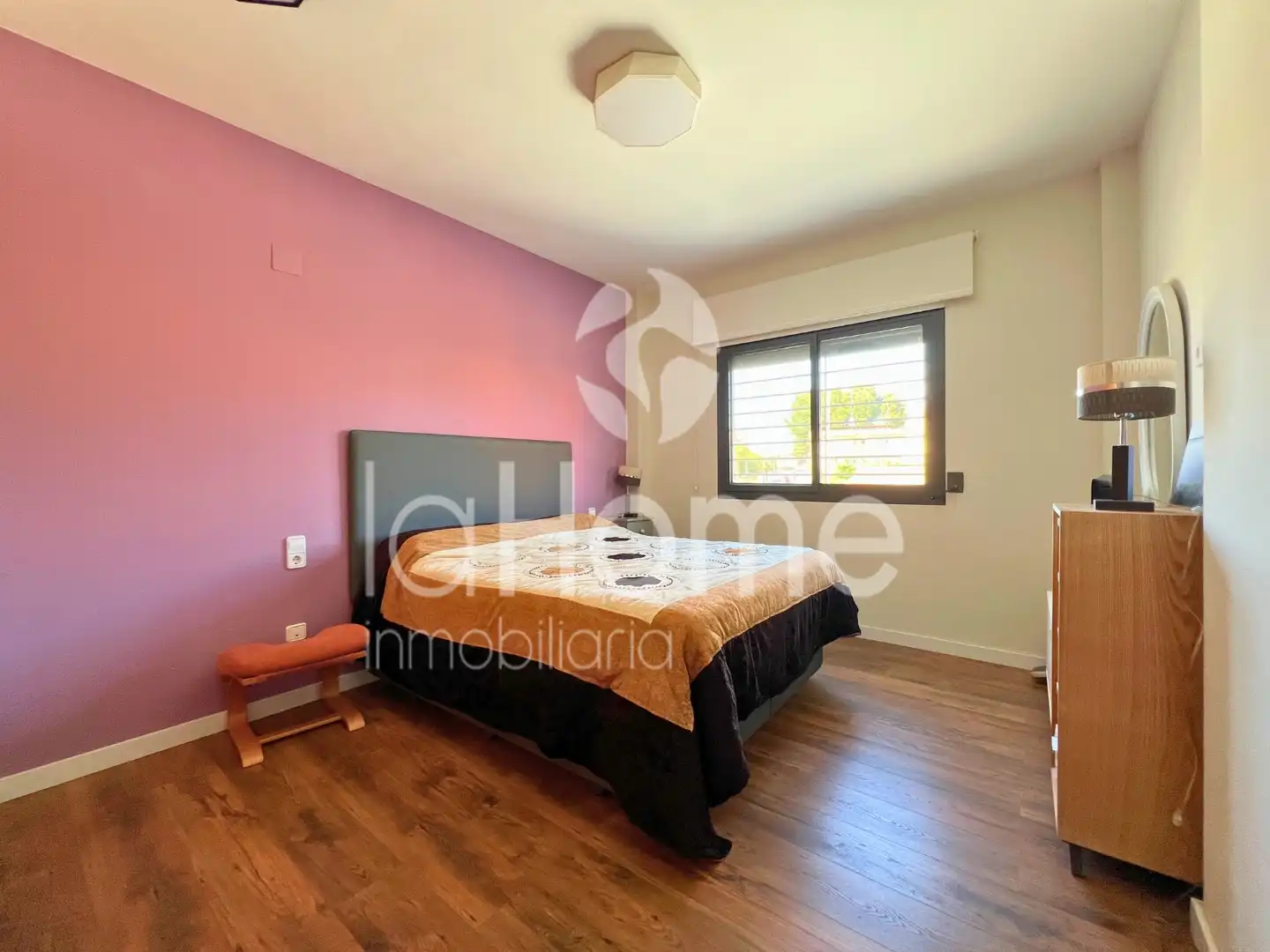 Bedroom of Houses for sale in La Pobla de Vallbona  with Air Conditioner, Parquet flooring and Terrace