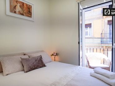 Appartamento con balcone in affitto a Ciutat Vella