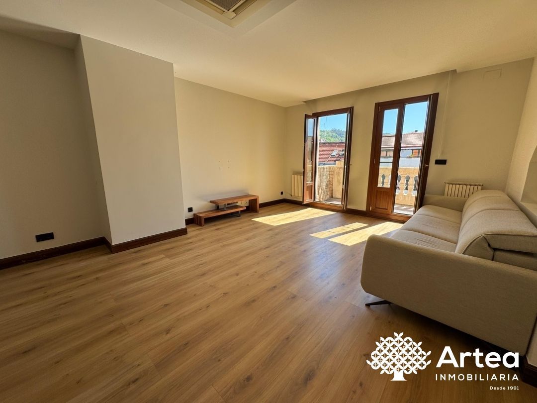 Living room of Flat for sale in Bilbao   with Air Conditioner, Heating and Terrace