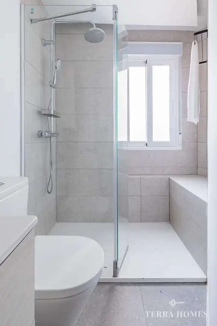 Bany de Apartament en venda en Madrid amb Aire condicionat i Moblat