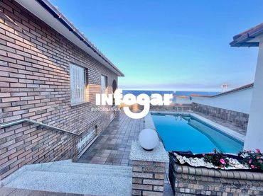 Villa mit Balkon zur Miete in Rúa Vicente López