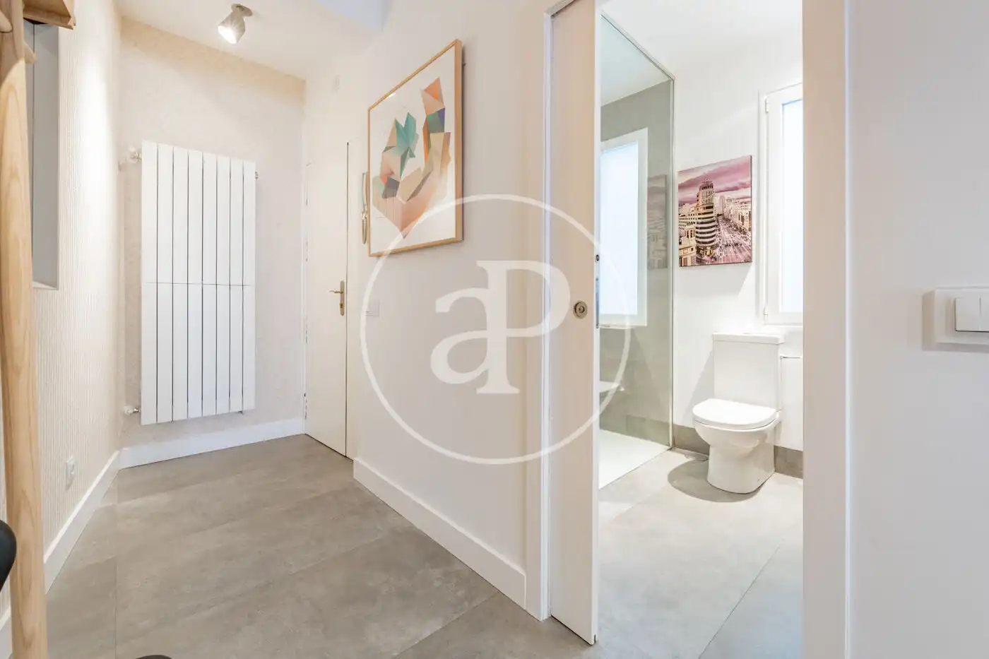 Bathroom of Flat for sale in Madrid  with Air Conditioner, Heating and Balcony