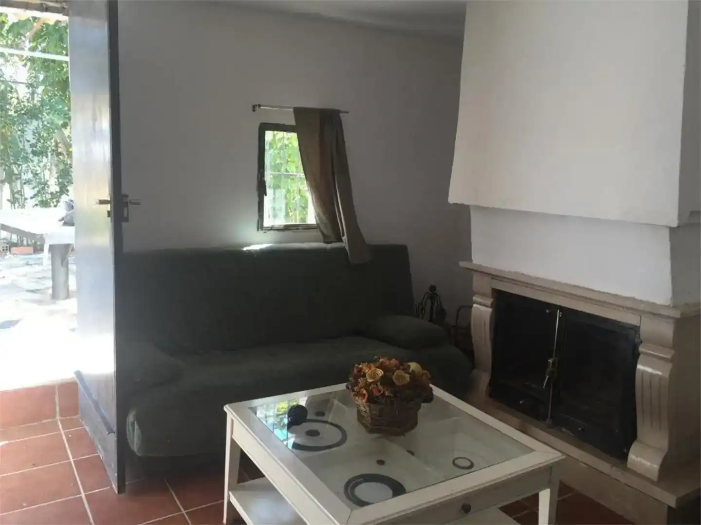 Sala d'estar de Finca rústica en venda en Navahermosa amb Moblat