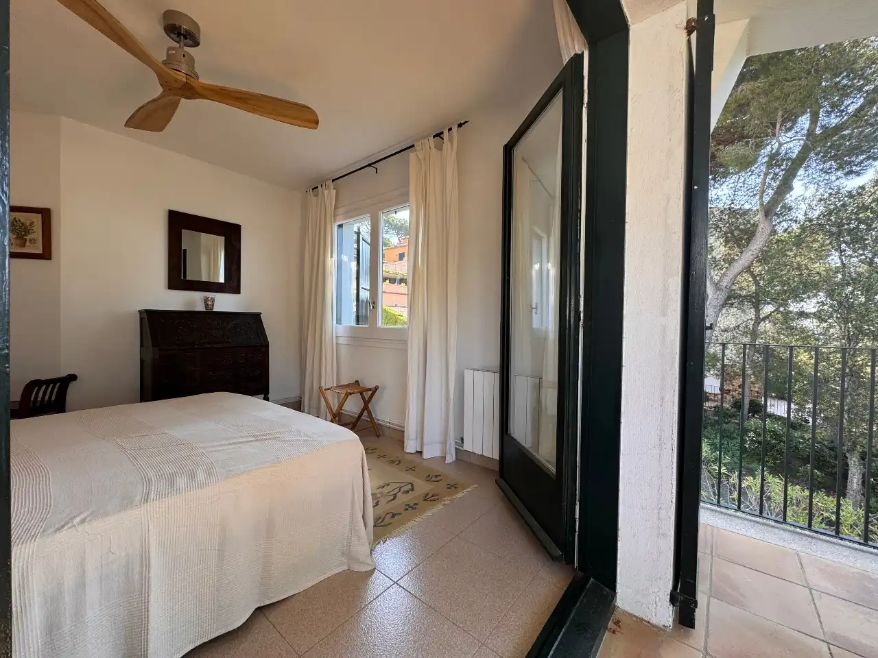 Schlafzimmer von Haus oder Chalet zum Verkauf in Palafrugell mit Klimaanlage, Privatgarten und Terrasse