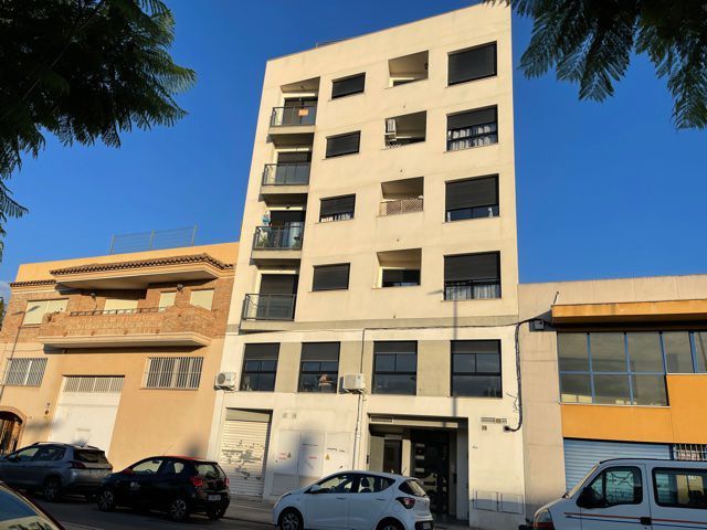 Vista exterior de Piso en venta en Almazora / Almassora con Parquet, Trastero y Horno