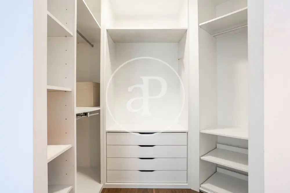 Habitación de Piso de alquiler en Valencia con Aire acondicionado, Calefacción y Amueblado