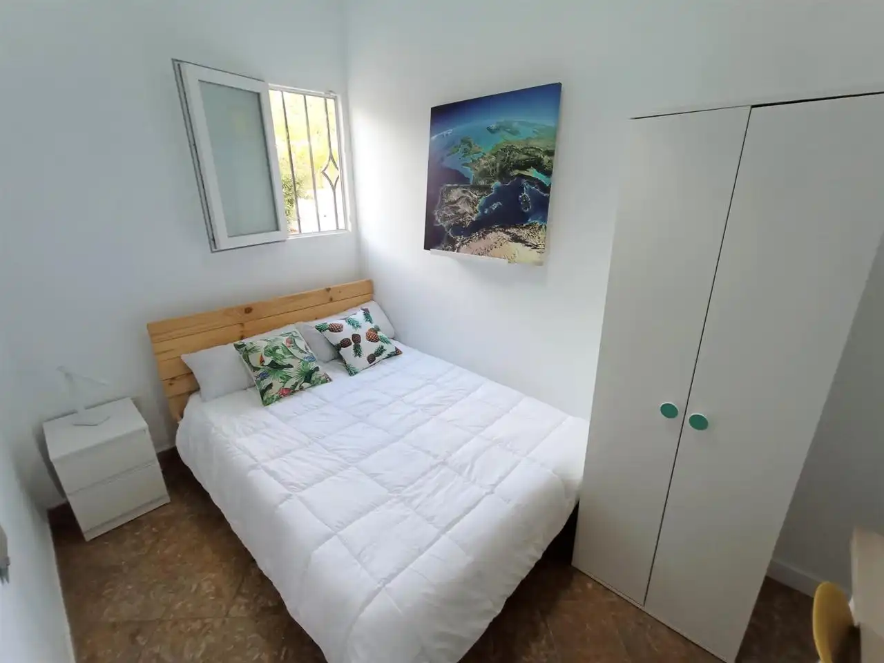 Bedroom of Ground floor for share in Granada  with Heating, Terrace and Storage room