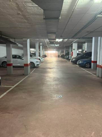 Garaje en Venta en  CARLOS CANO en El Tejar - Hacienda Bizcochero