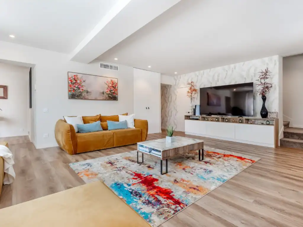 Sala d'estar de Casa o xalet en venda en El Campello amb Aire condicionat, Jardí privat i Terrassa