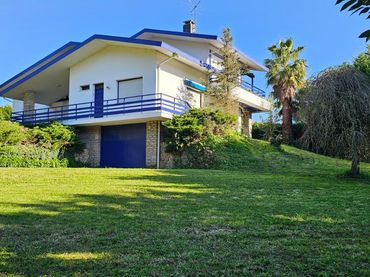 Villa avec balcon à vendre à Plentzia