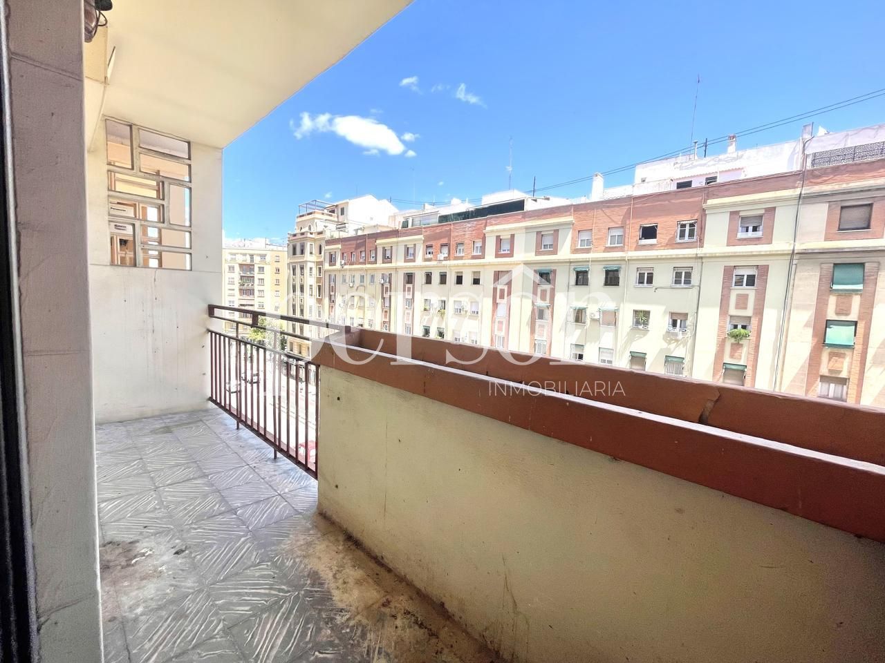 Vista exterior de Pis en venda en  Valencia Capital amb Balcó
