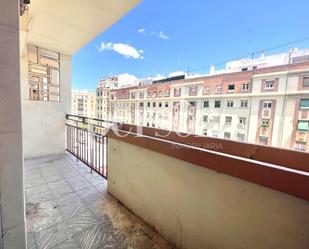 Vista exterior de Pis en venda en  Valencia Capital amb Balcó