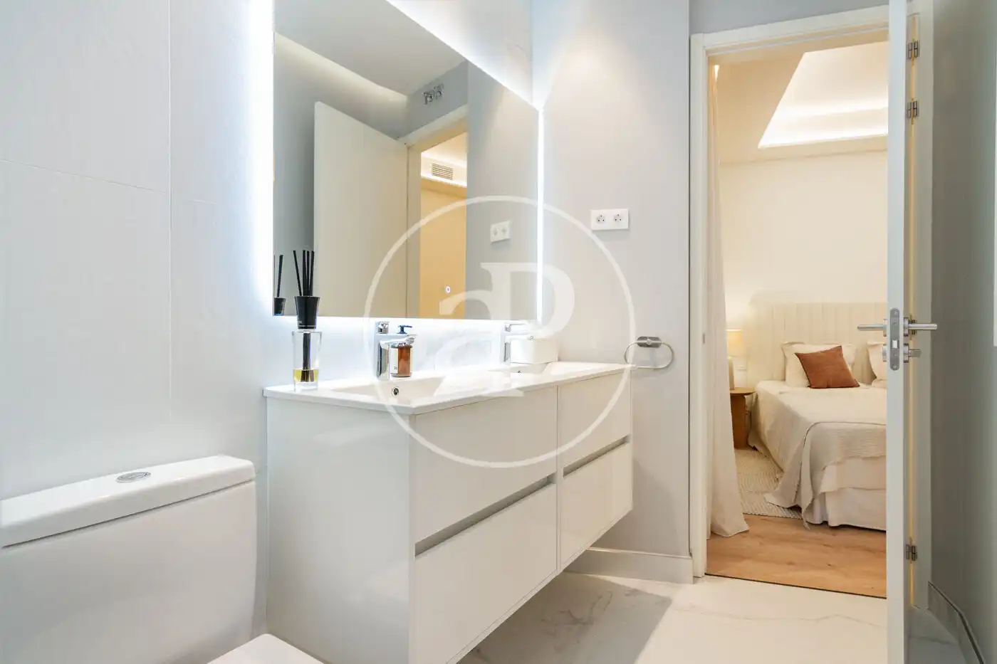 Bathroom of Flat for rent in Madrid  with Air Conditioner, Heating and Storage room