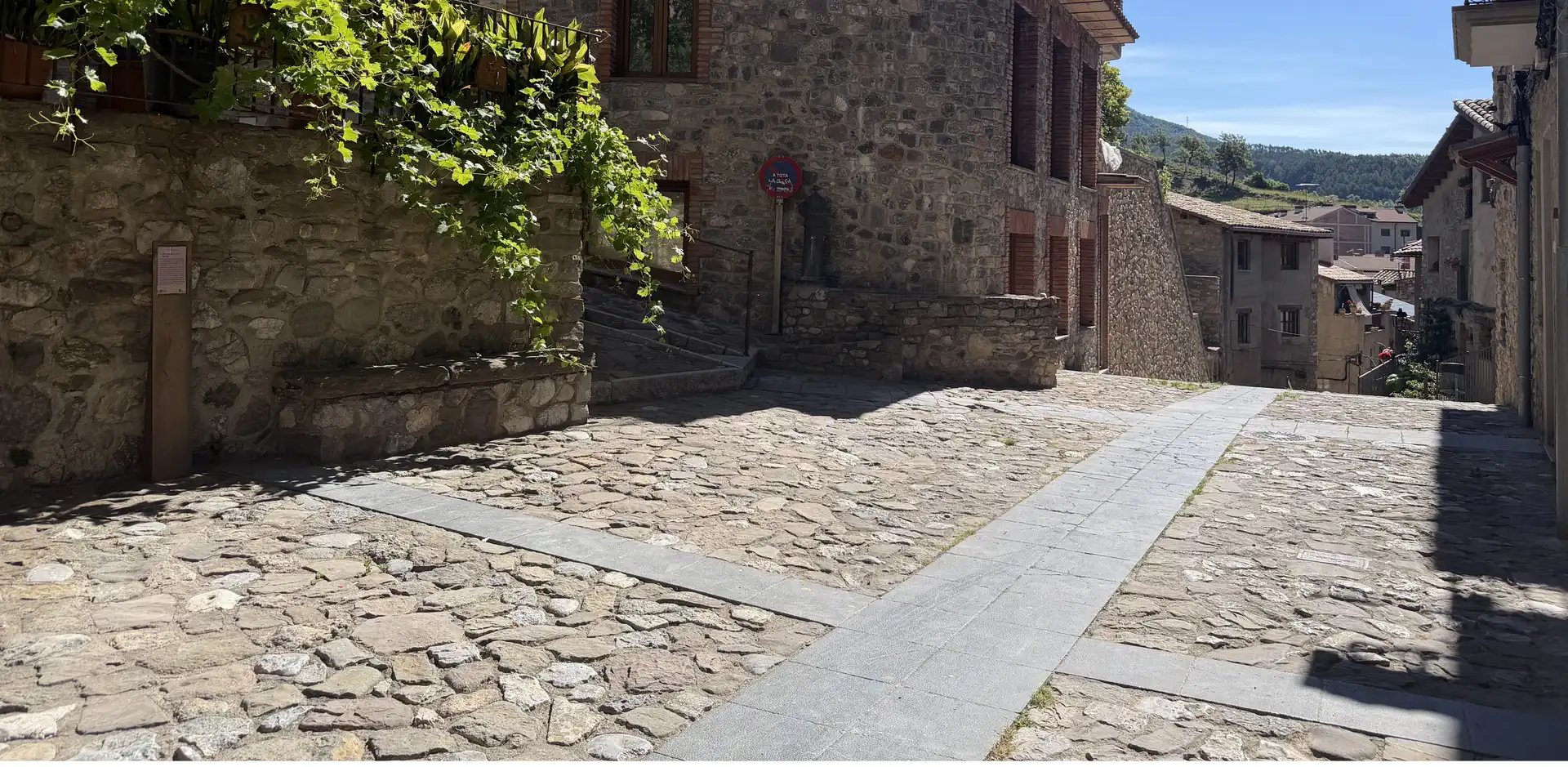 Exterior view of Flat for sale in Bagà  with Heating, Furnished and Oven