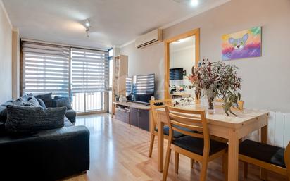 Living room of Flat for sale in  Barcelona Capital  with Heating and Balcony