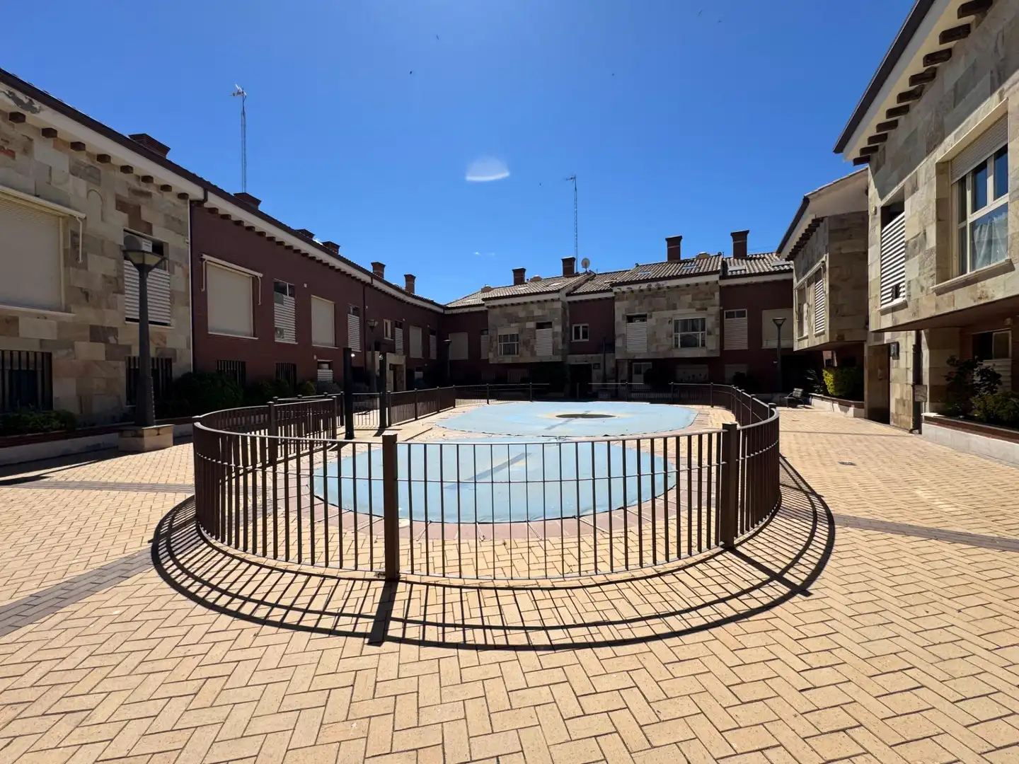 Exterior view of Duplexes for sale in Candeleda  with Heating, Private garden and Storage room