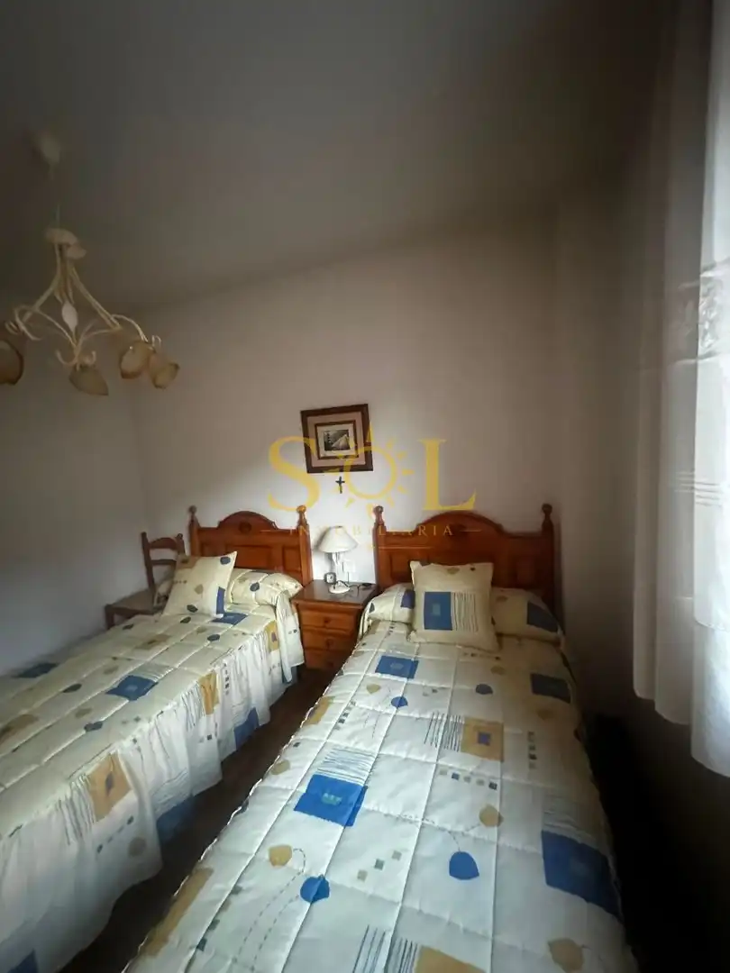Habitación de Piso en venta en La Pola de Gordón  con Calefacción, Parquet y Amueblado