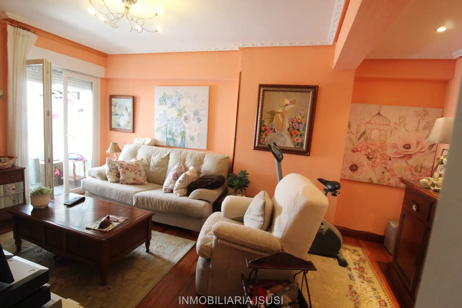 Sala de estar de Piso en venta en Santurtzi  con Calefacción, Trastero y Balcón