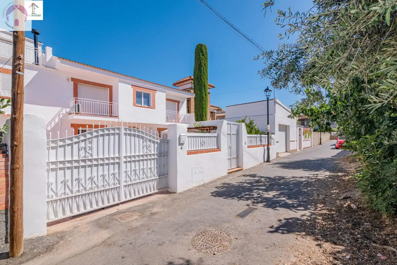 Casa amb terrassa en venda a Calle Calle Nogal 4
