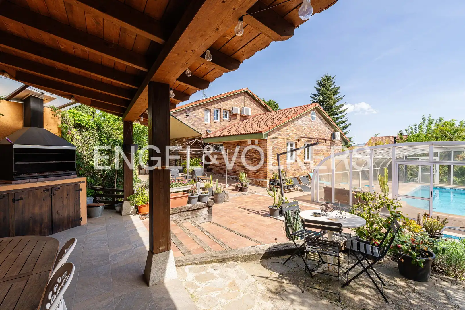 Terrassa de Casa o xalet en venda en Galapagar amb Aire condicionat, Calefacció i Jardí privat