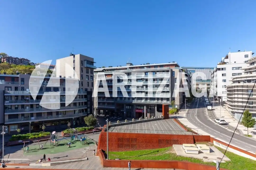Vista exterior de Piso en venta en Donostia - San Sebastián  con Calefacción, Terraza y Trastero