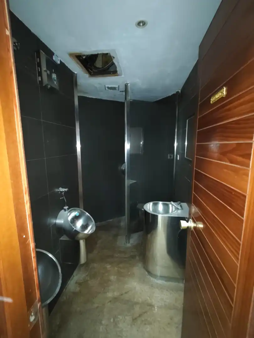 Bany de Local de lloguer en Getafe