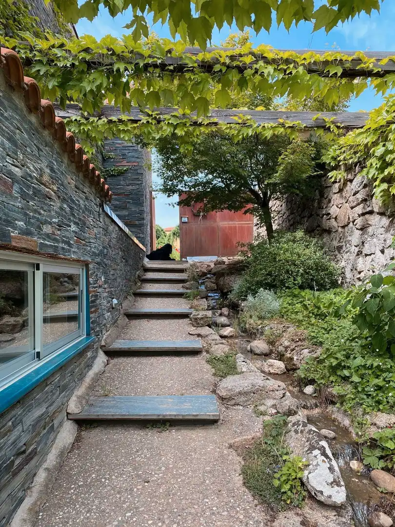 Jardín de Casa adosada en venta en Hoyos del Espino con Calefacción, Parquet y Jacuzzi