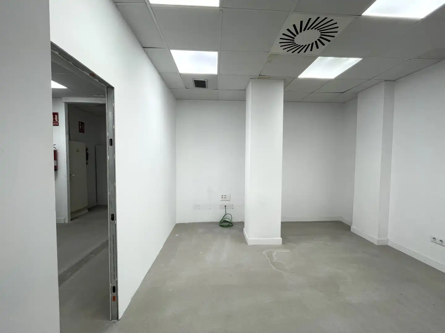 Business premises for sale in Carrer de la Llibertat, imagen 12