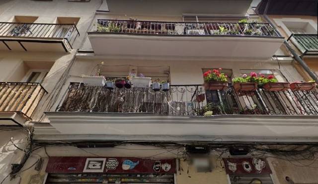 Piso en Venta en Calle del Mesón de Paredes en Embajadores - Lavapiés