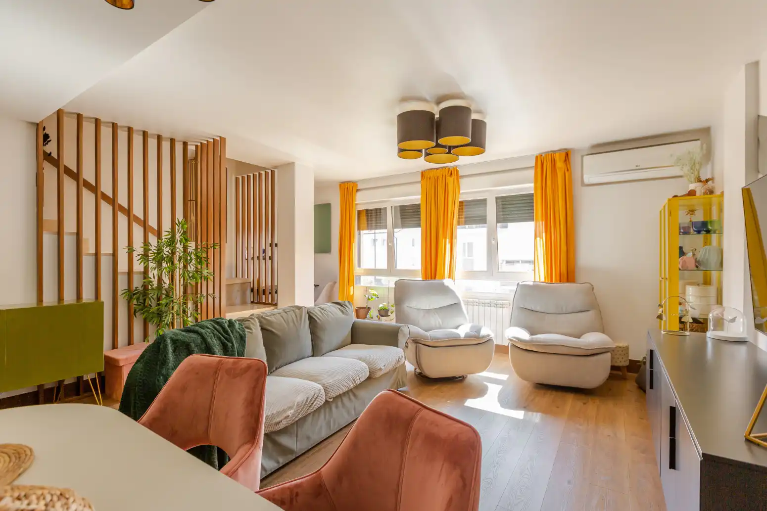 Sala de estar de Casa adosada en venta en Valle de Elorz / Elortzibar con Aire acondicionado, Calefacción y Jardín privado