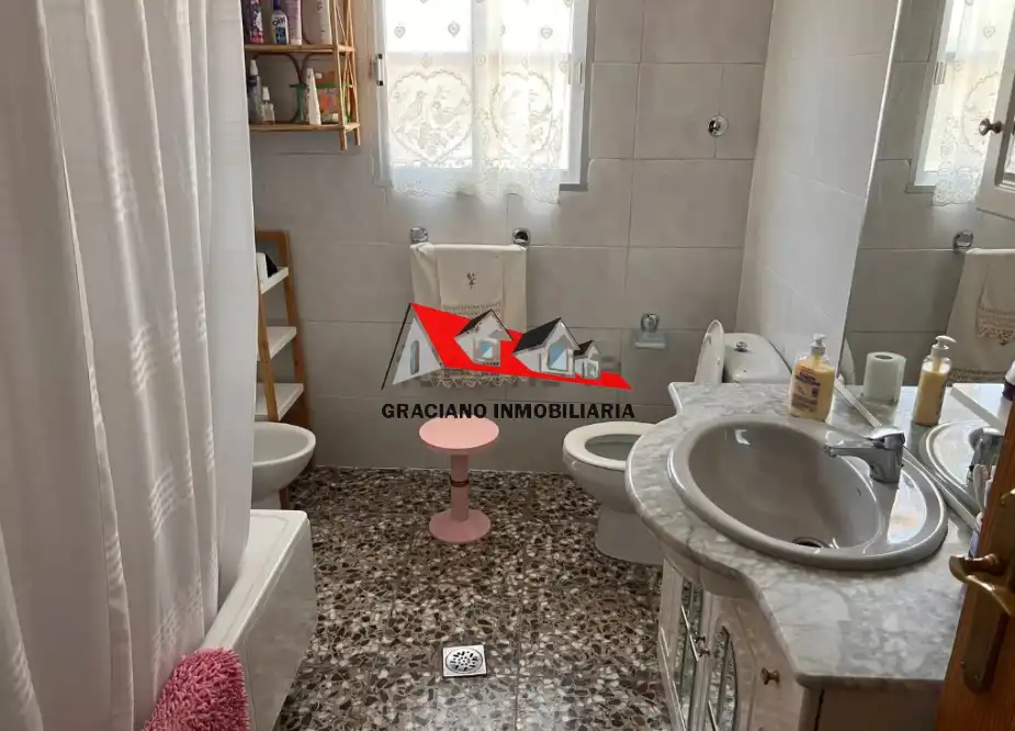 Bathroom of Houses for sale in Albacete  with Private garden and Swimming Pool