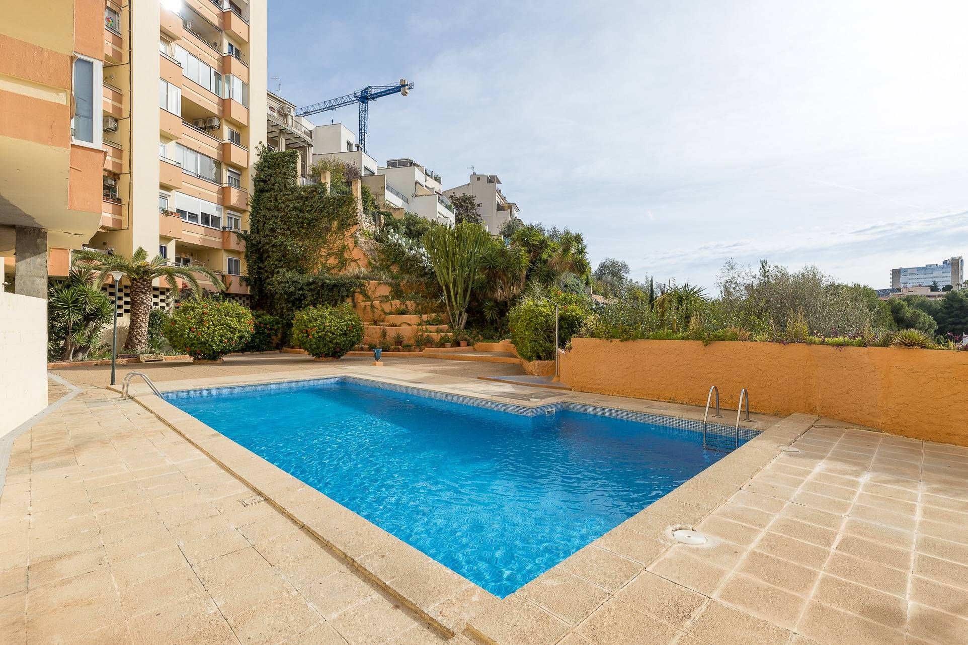 Piscina de Apartament en venda en  Palma de Mallorca amb Aire condicionat, Calefacció i Jardí privat