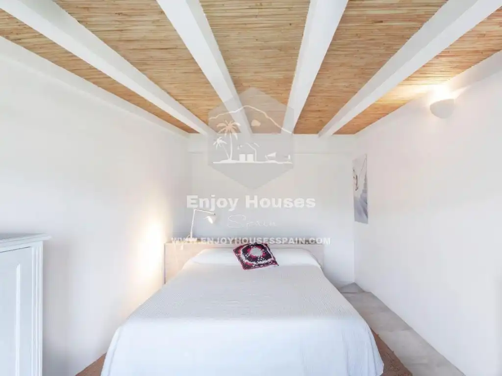 Houses for sale in Montgó - Ermita