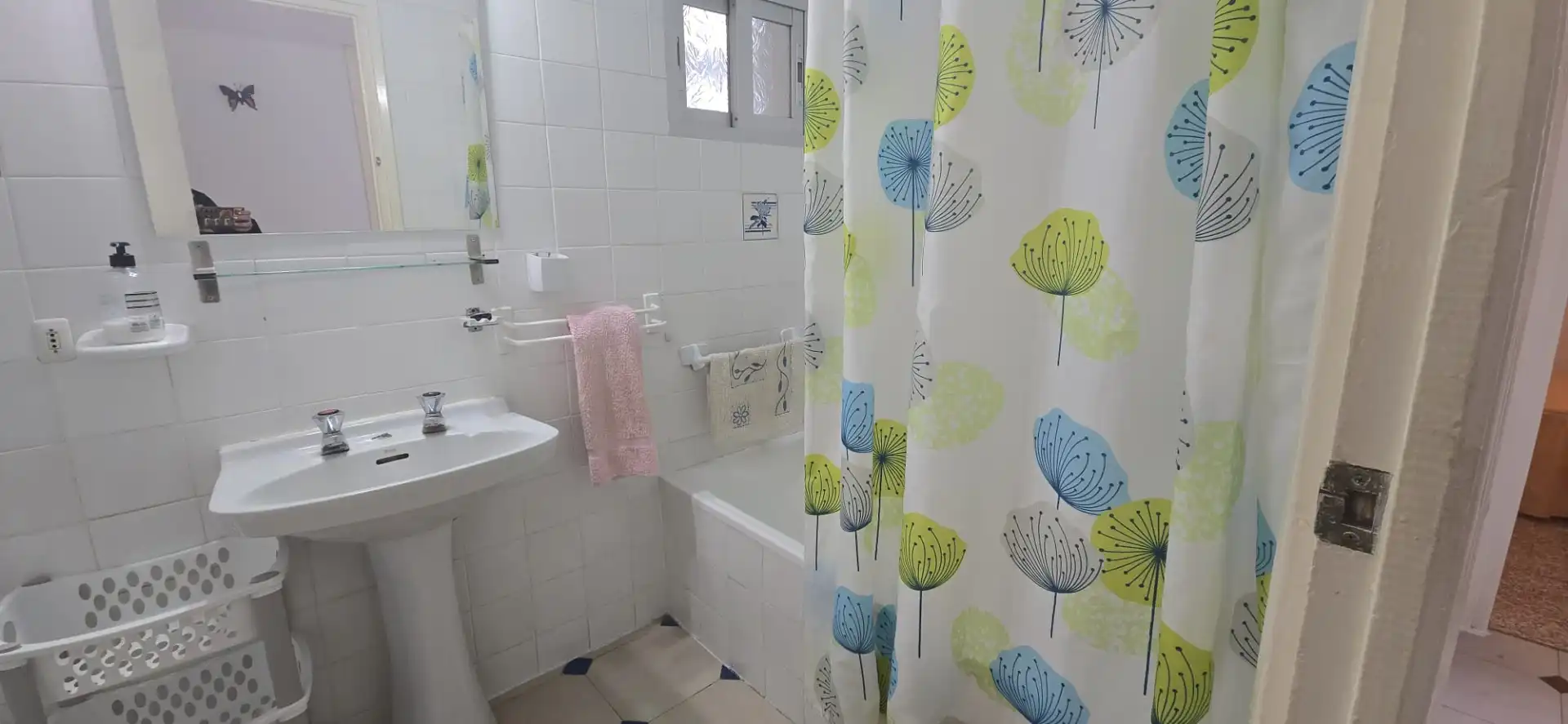 Badezimmer von Wohnungen zum Verkauf in Marbella mit Möbliert, Ofen und Waschmaschine