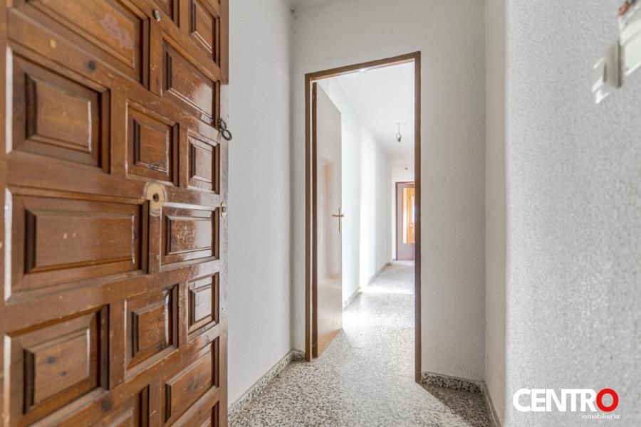 Flat for sale in  Granada Capital