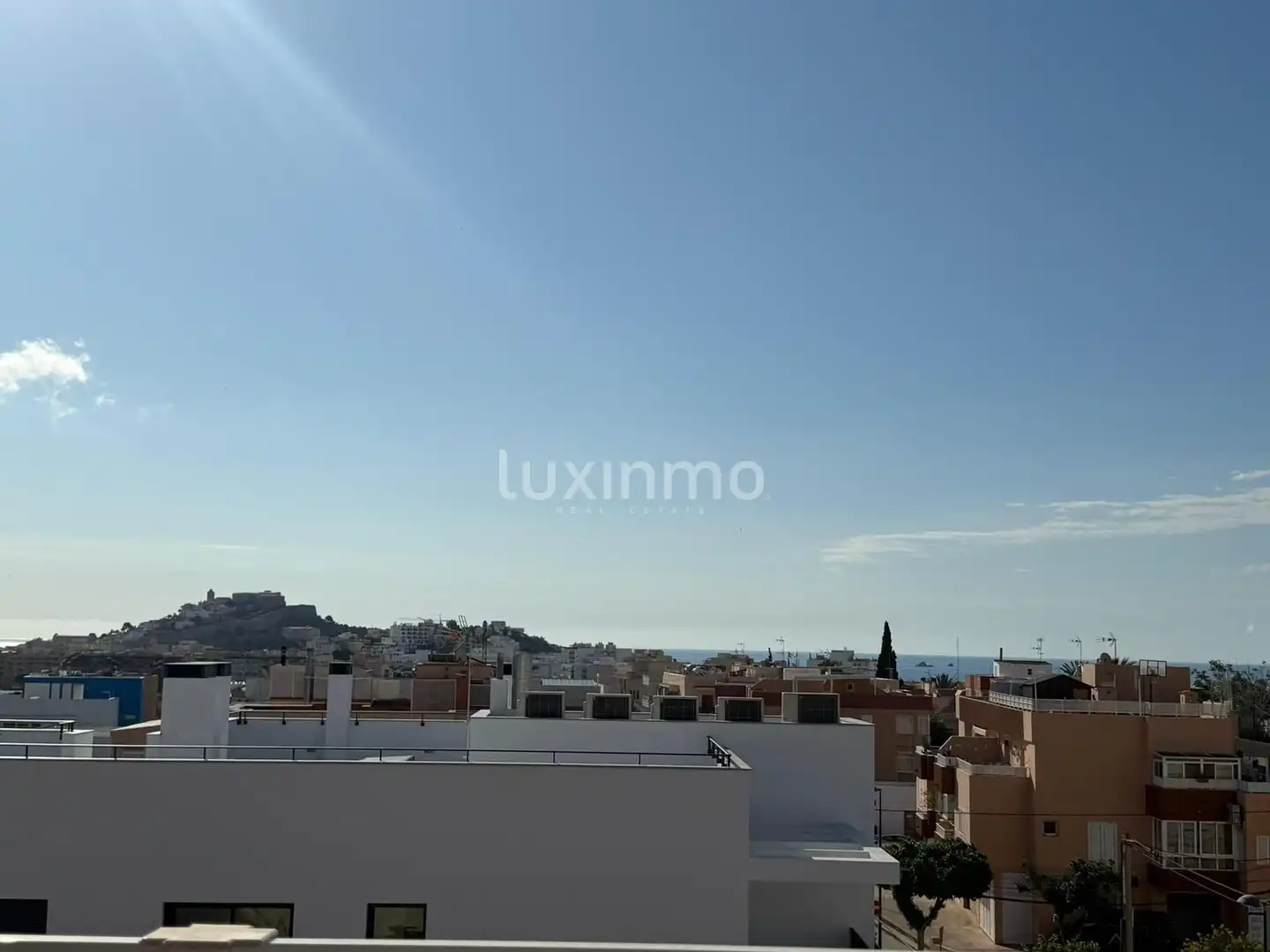 Vista exterior de Àtic en venda en Eivissa amb Aire condicionat, Terrassa i Traster