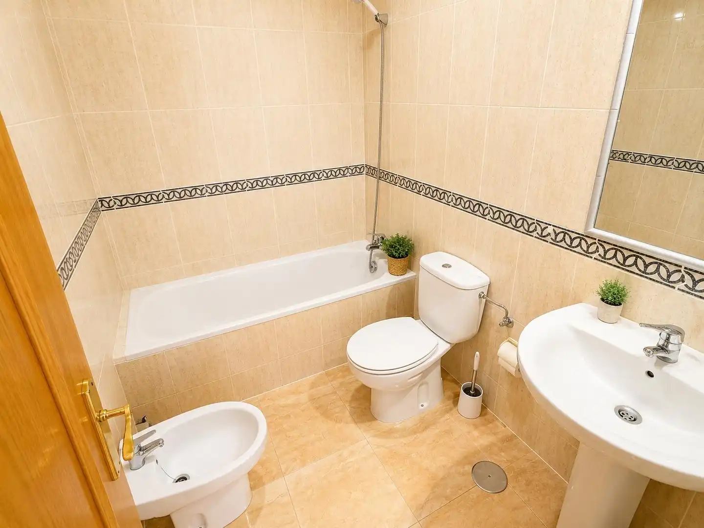 Bathroom of Flat for sale in Murcia