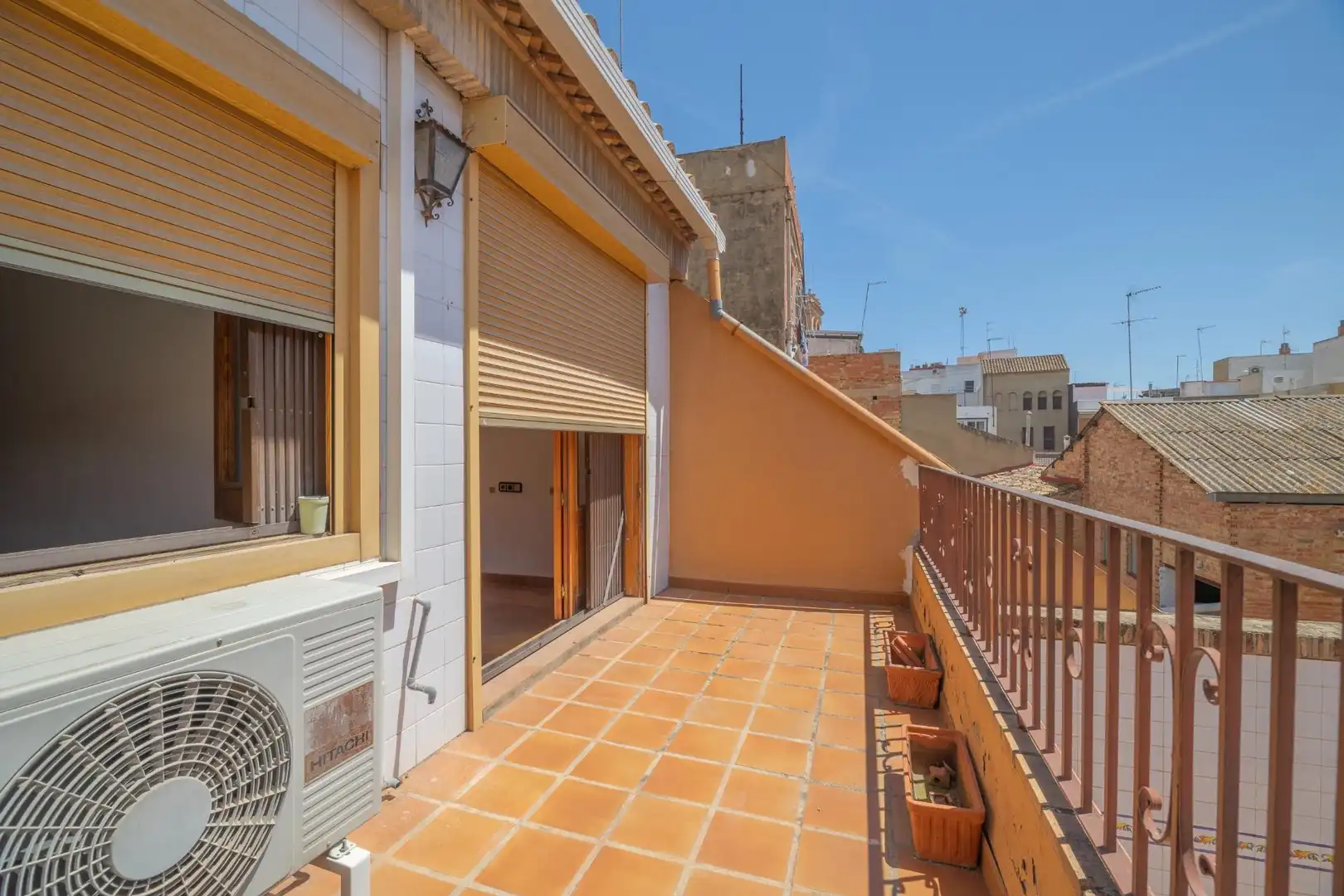 Vista exterior de Casa o xalet en venda en Aldaia amb Aire condicionat, Calefacció i Terrassa