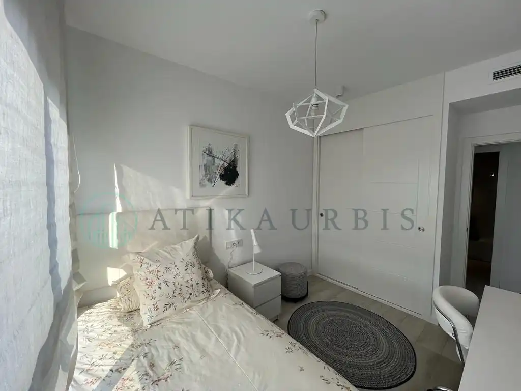 Habitación de Ático de alquiler en Málaga con Aire acondicionado, Terraza y Piscina