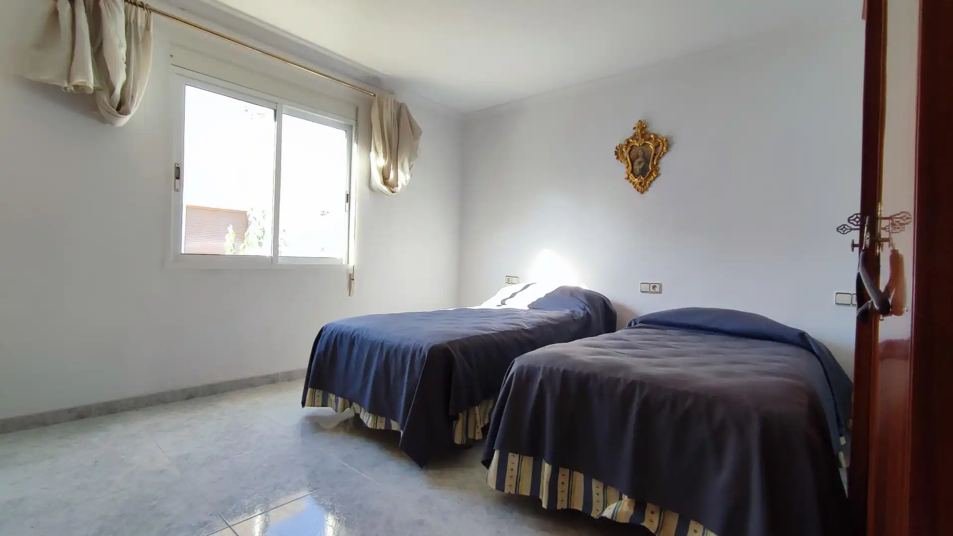 Habitación de Casa o chalet en venta en Oliva con Jardín privado y Trastero