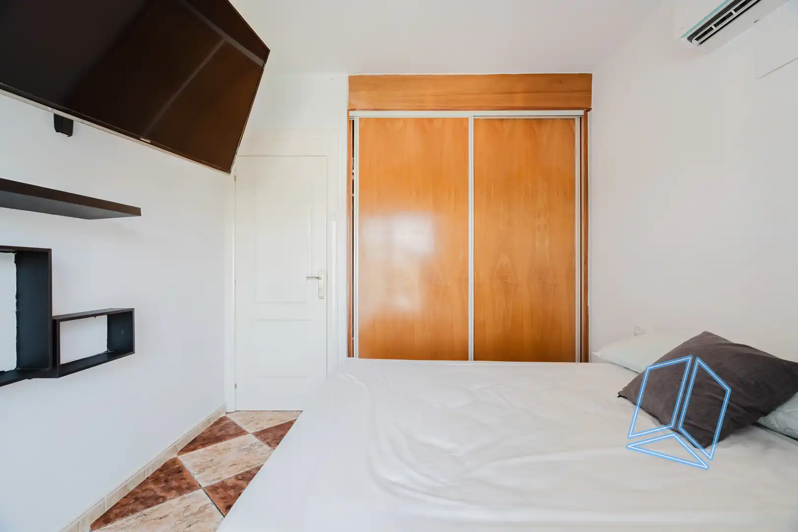Habitación de Casa o chalet en venta en Canyelles con Piscina y Balcón