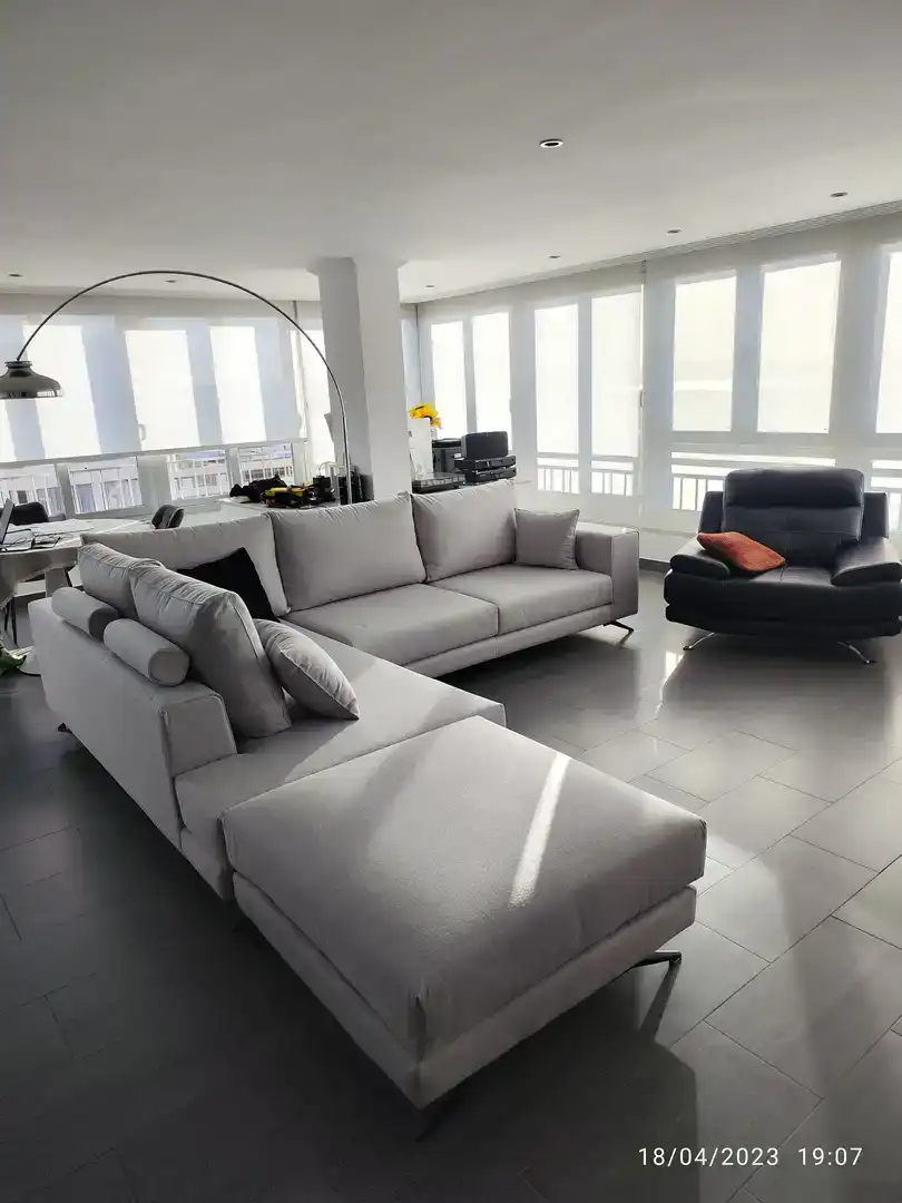 Wohnzimmer von Dachboden zum Verkauf in Torrevieja mit Klimaanlage und Schwimmbad