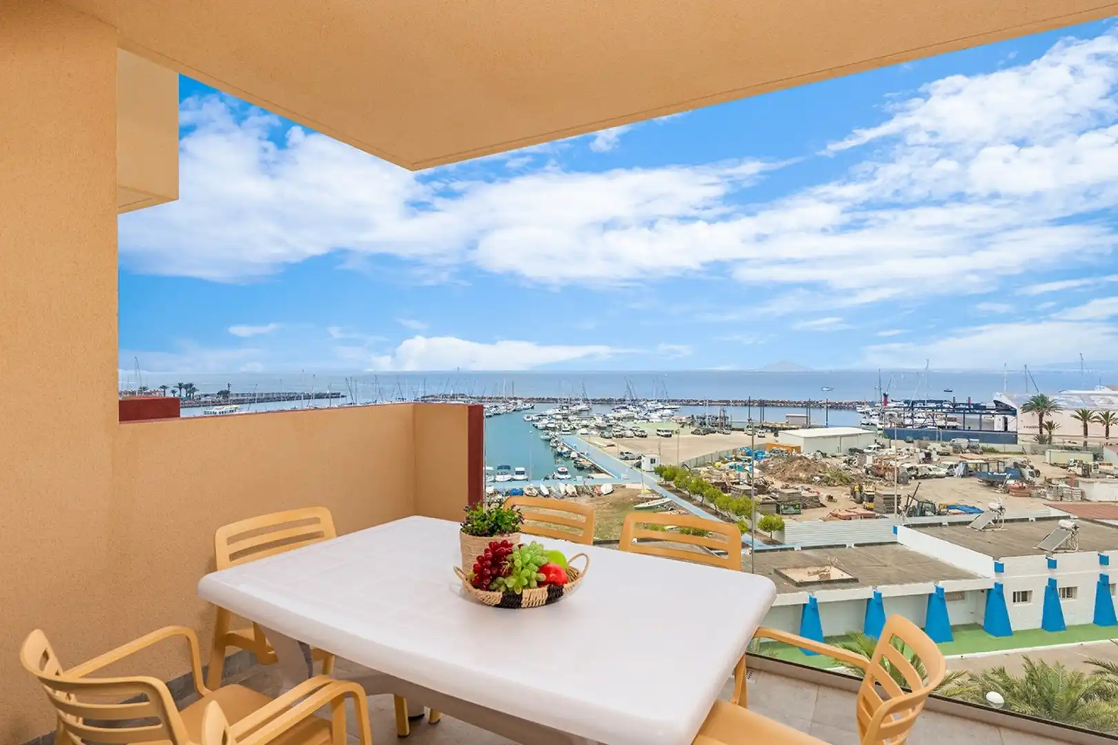 Terraza de Piso en venta en La Manga del Mar Menor con Aire acondicionado, Calefacción y Jardín privado
